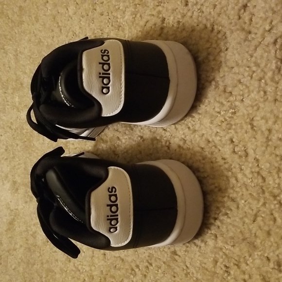 Pair of adidas cloudfoam comfort gym shoes, in excellent condition barely used - Picture 2 of 6